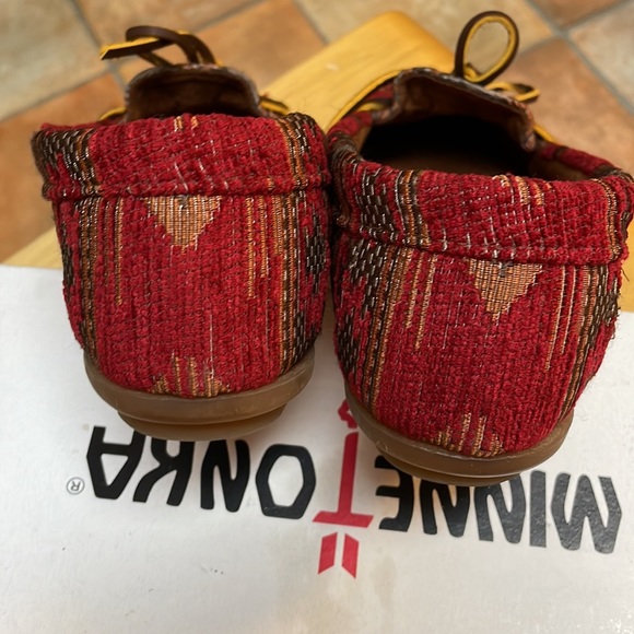 Minnetonka red fabric moccasin size 9 - Picture 6 of 7